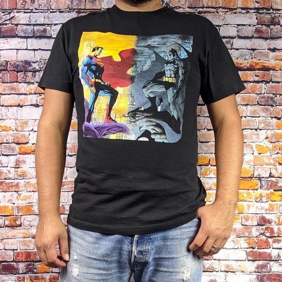 DC Comics Batman Vs. Superman t-shirt - Picture 1 of 6